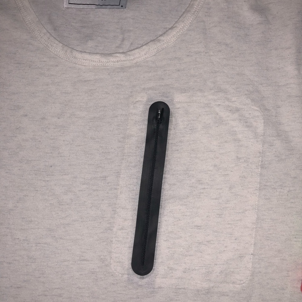 T-Shirt - Picture 2 of 2